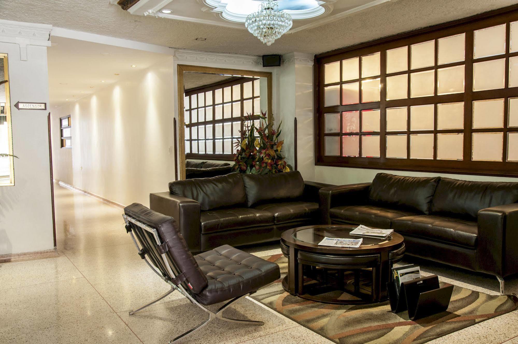 Hotel Leon Dorado 부카라망가 외부 사진